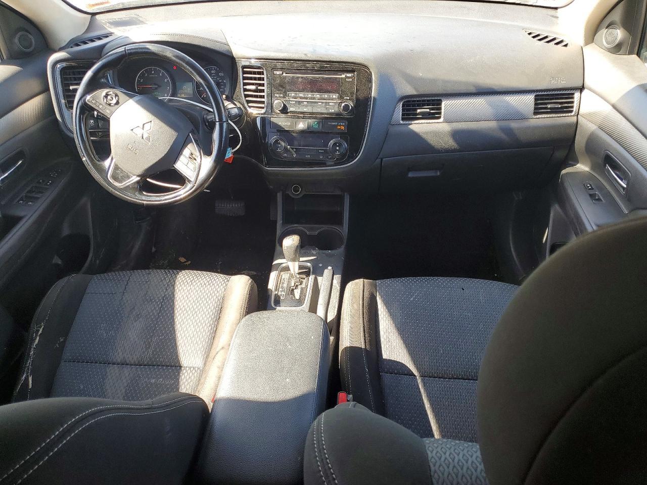 2016 MITSUBISHI outlander