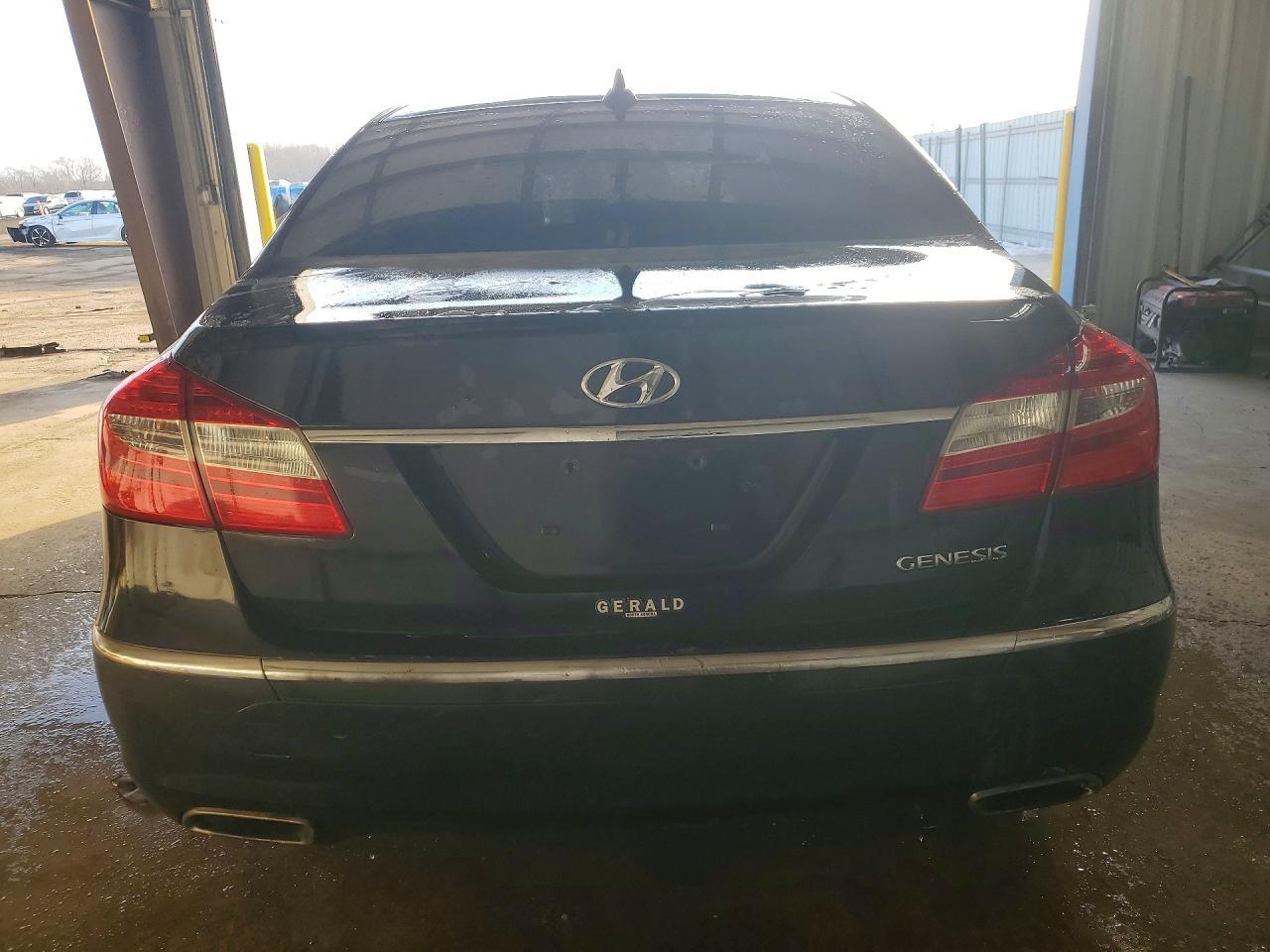 2012 HYUNDAI GENESIS