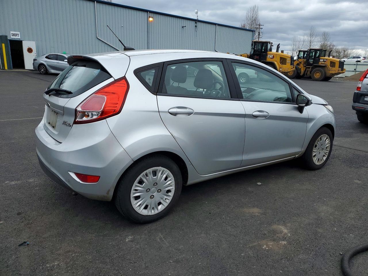 2016 FORD Fiesta
