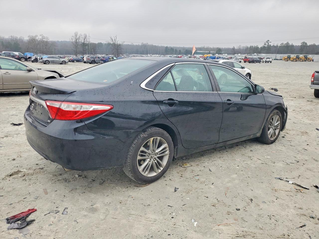 2015 TOYOTA CAMRY