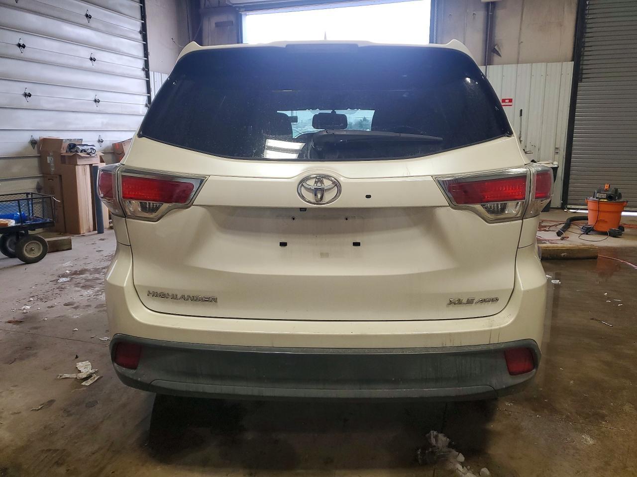 2015 TOYOTA HIGHLANDER
