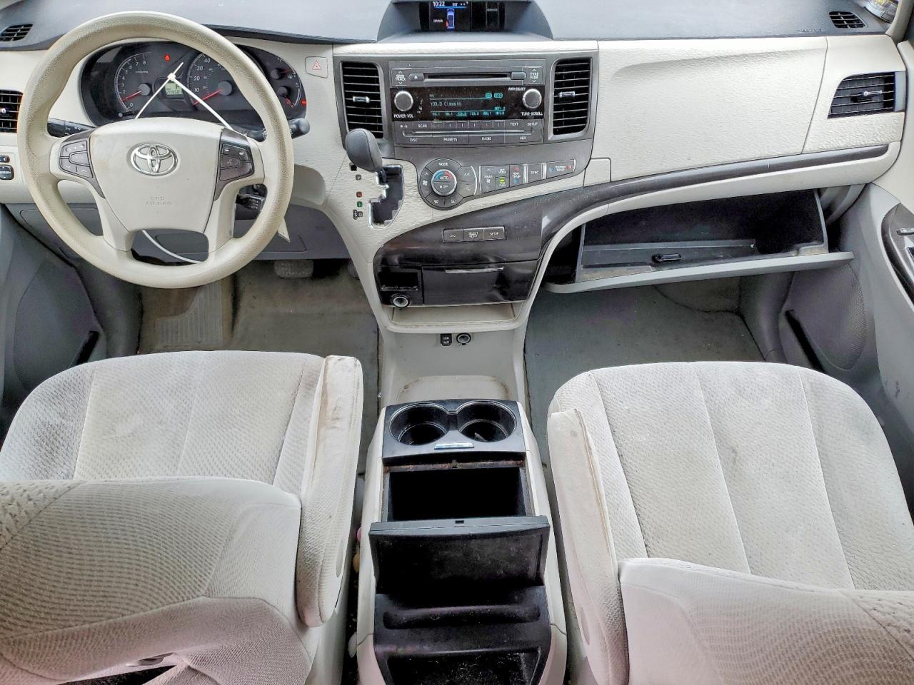 2014 TOYOTA SIENNA