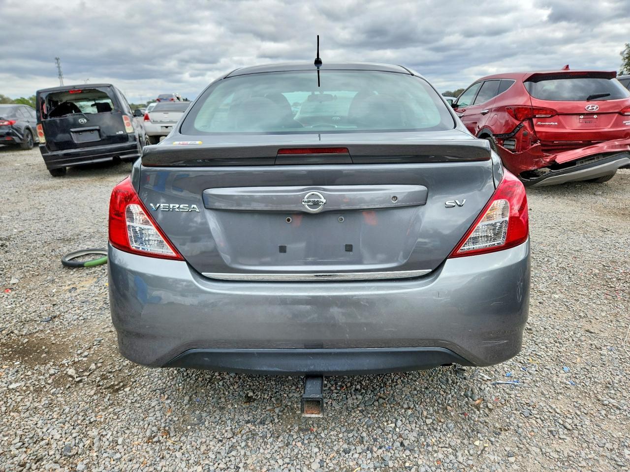 2017 NISSAN VERSA