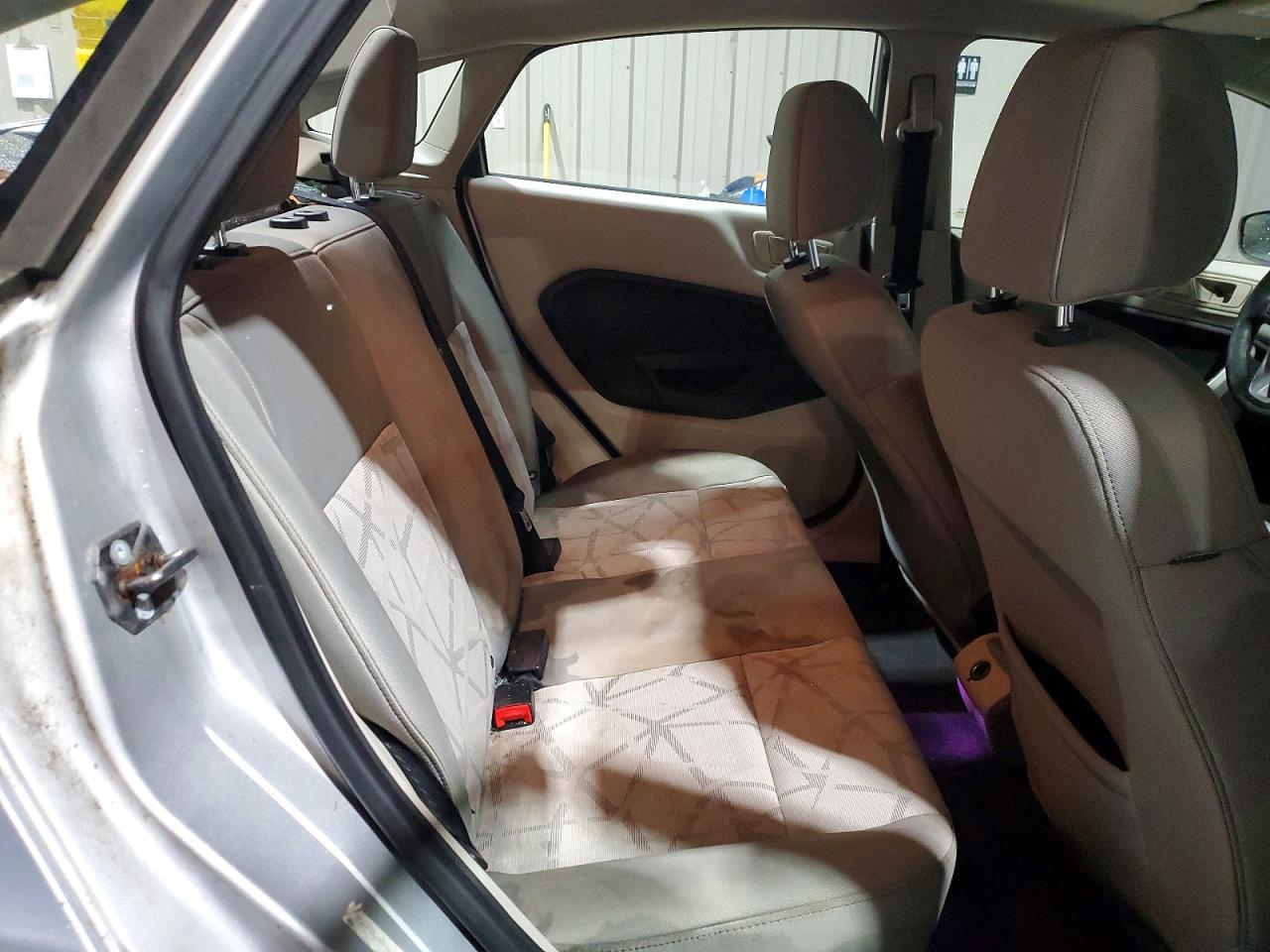 2013 FORD Fiesta