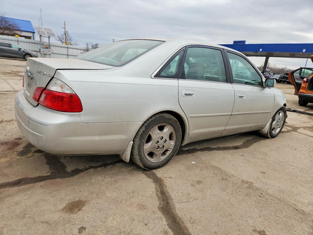2003 TOYOTA Avalon