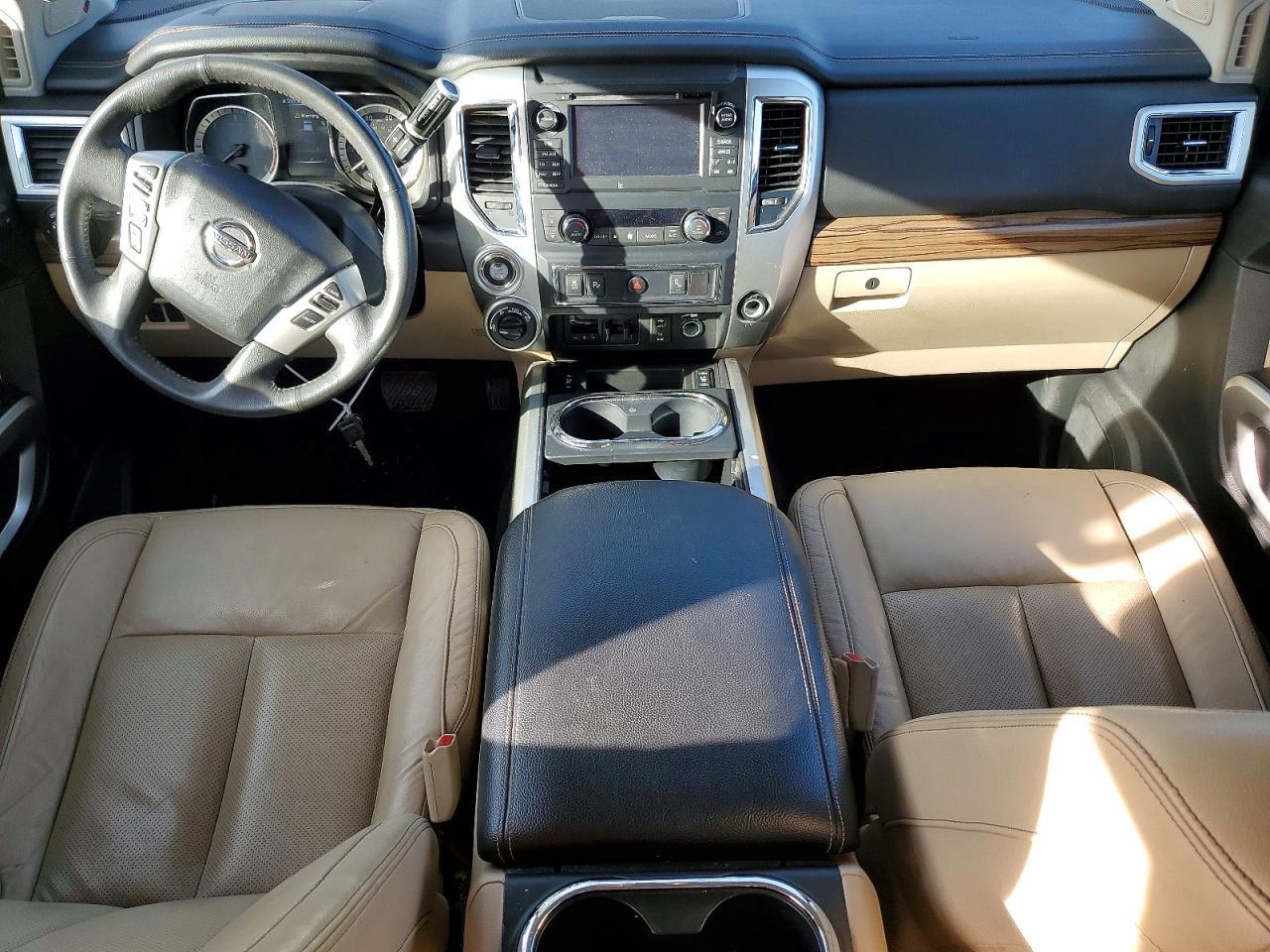 2016 NISSAN Titan