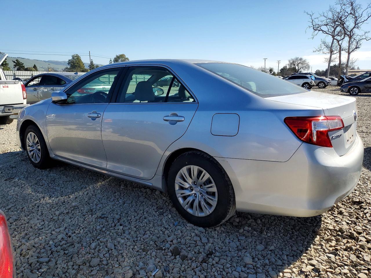 2014 TOYOTA CAMRY