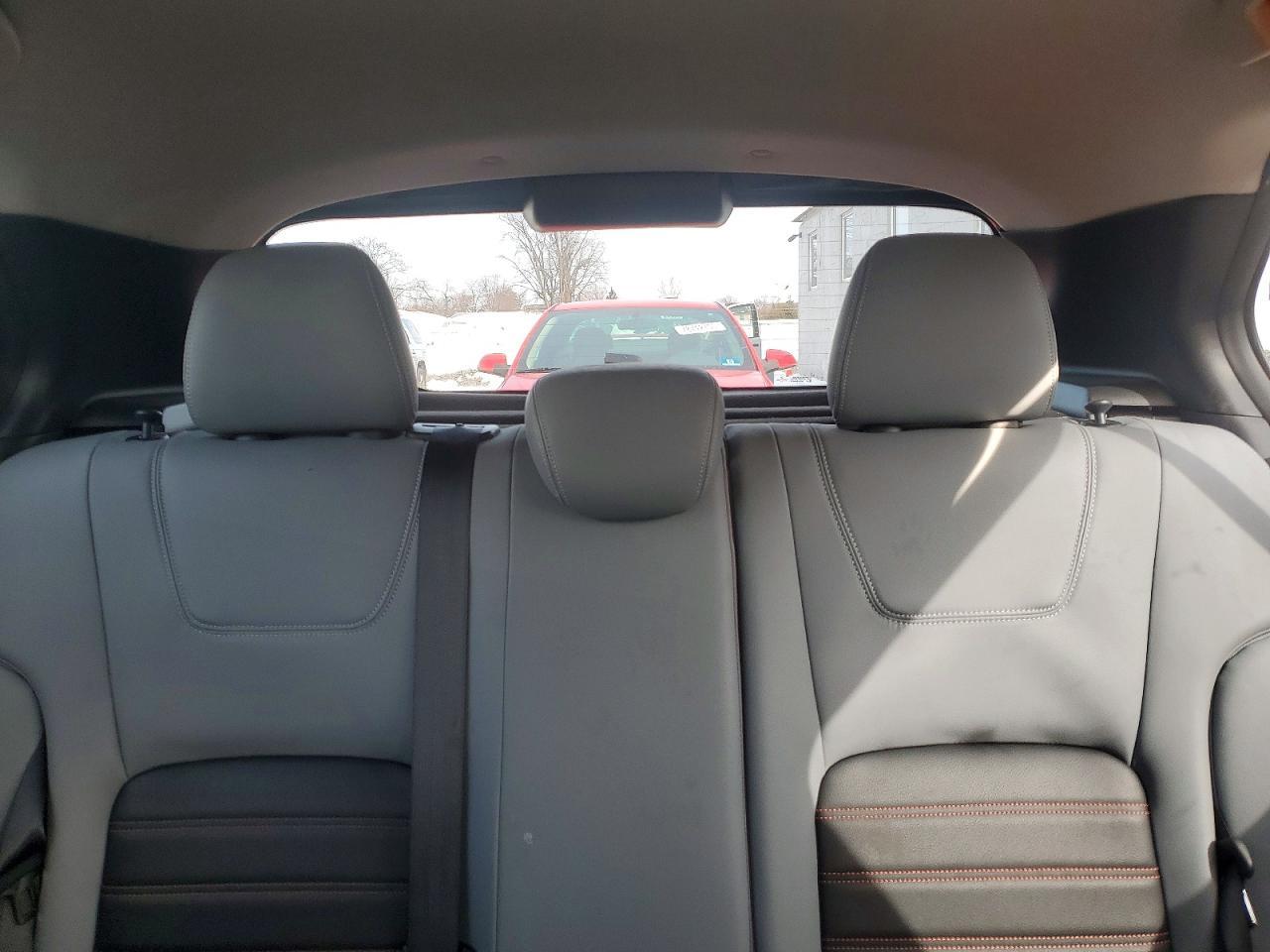 2023 NISSAN KICKS