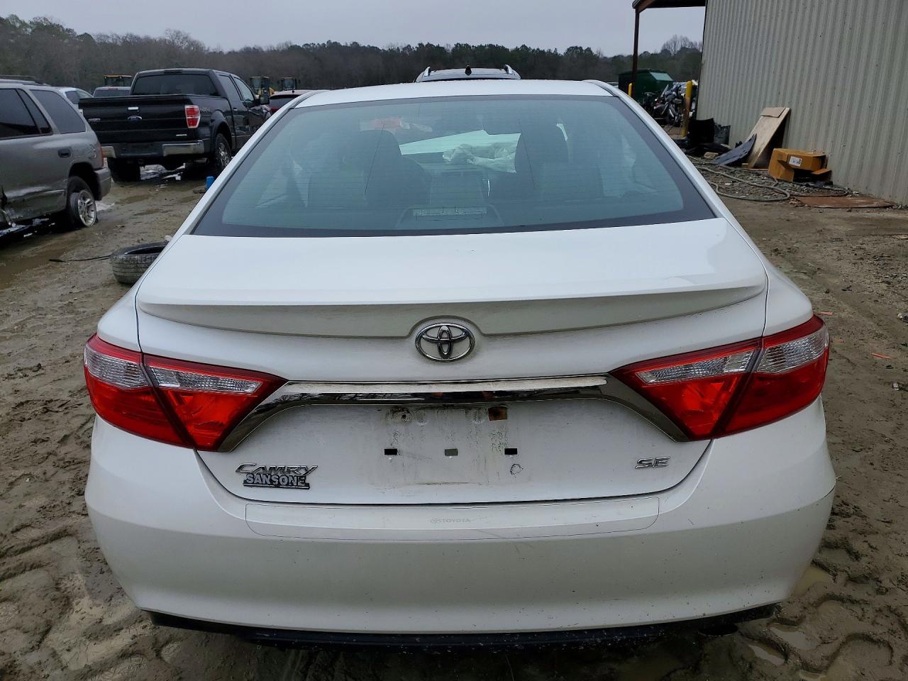 2016 TOYOTA CAMRY