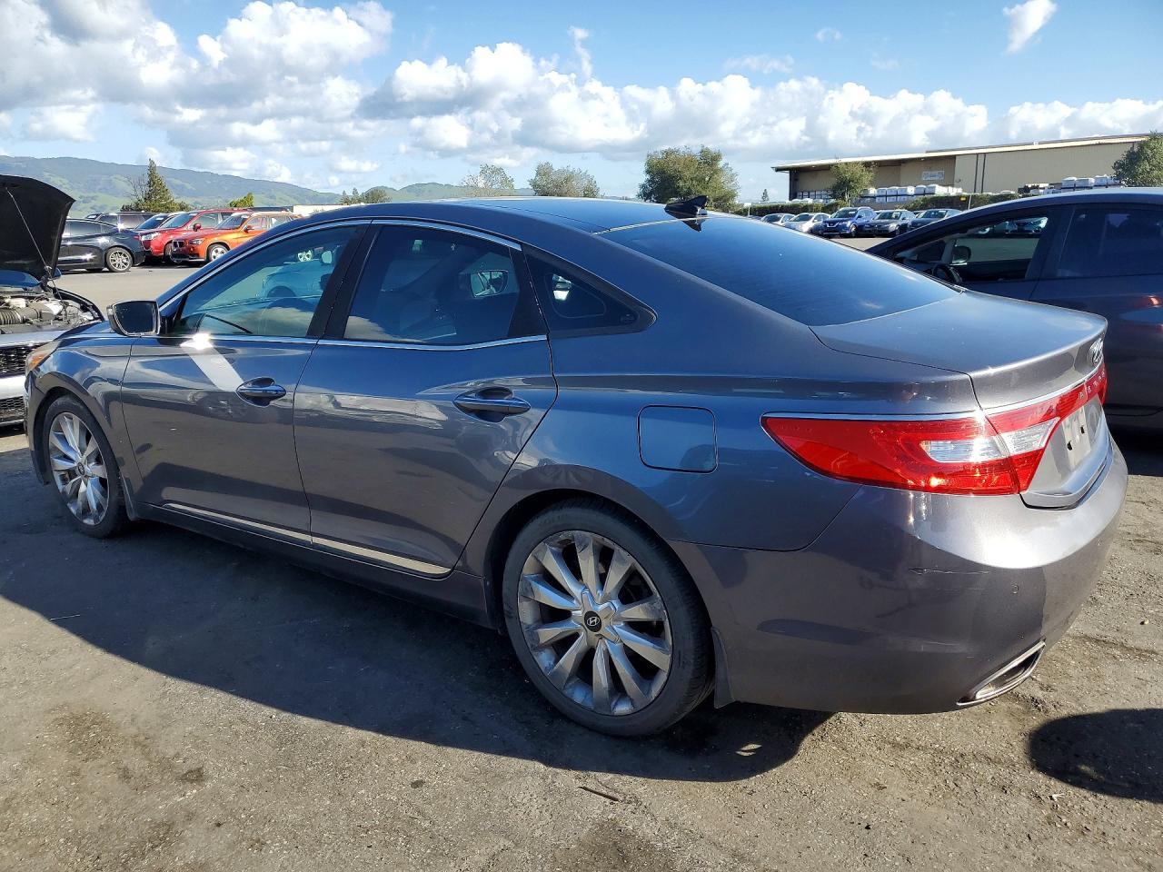 2013 HYUNDAI Azera