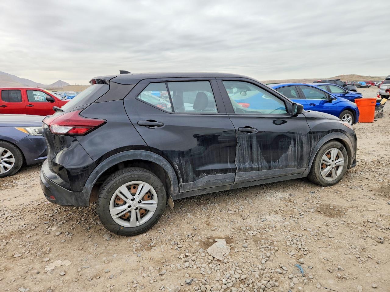 2021 NISSAN KICKS