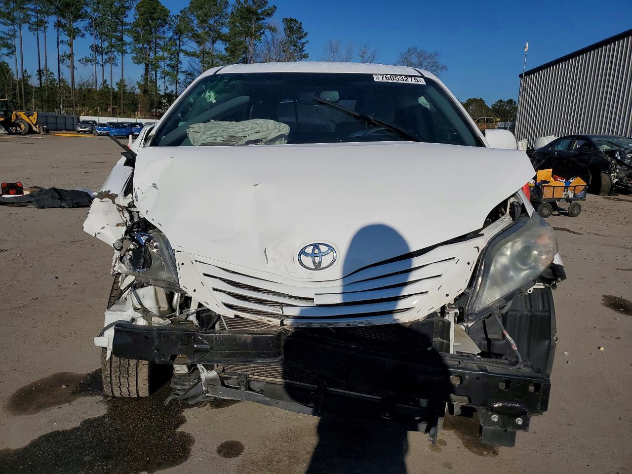 2016 TOYOTA SIENNA