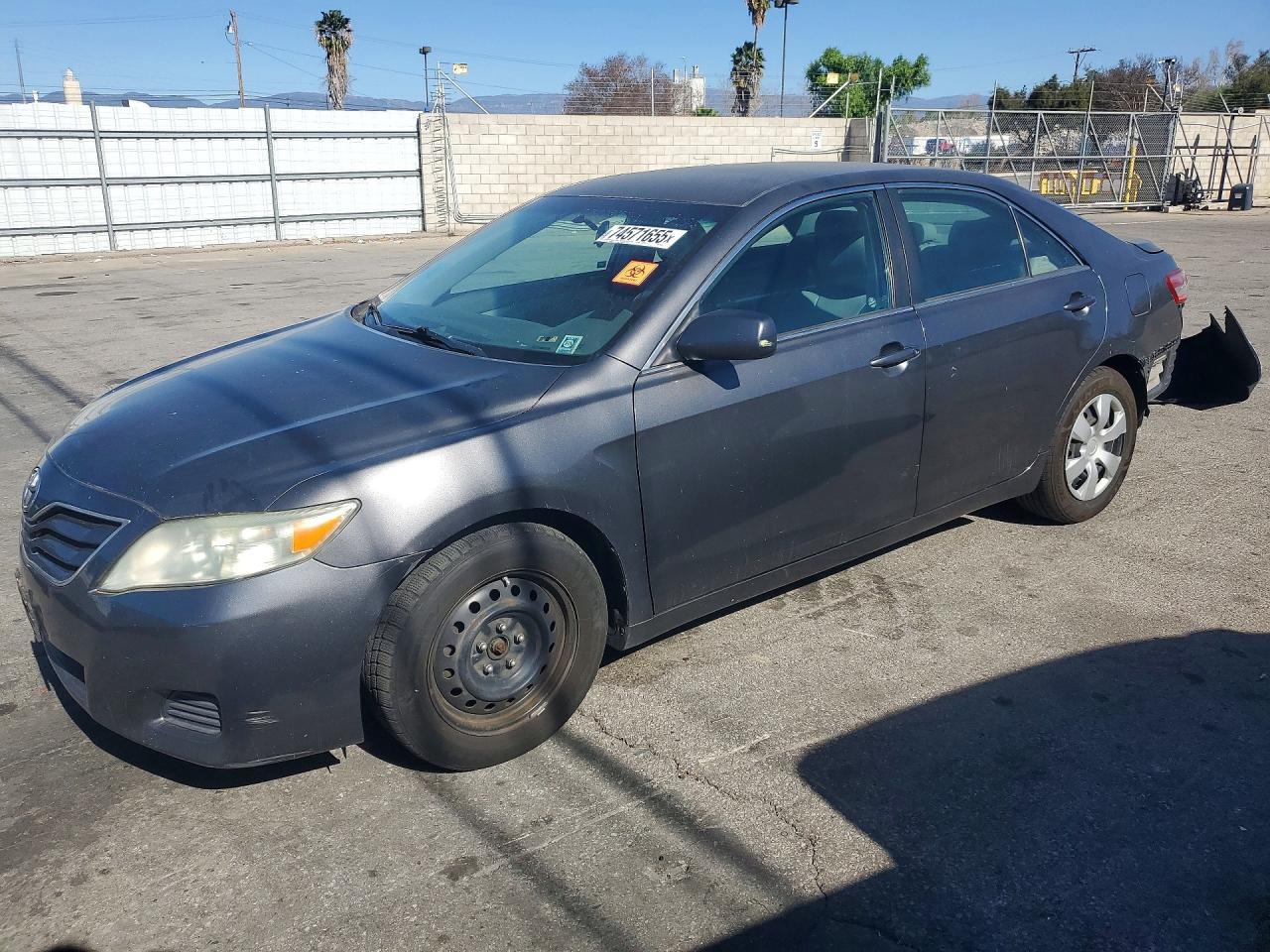 2011 TOYOTA CAMRY
