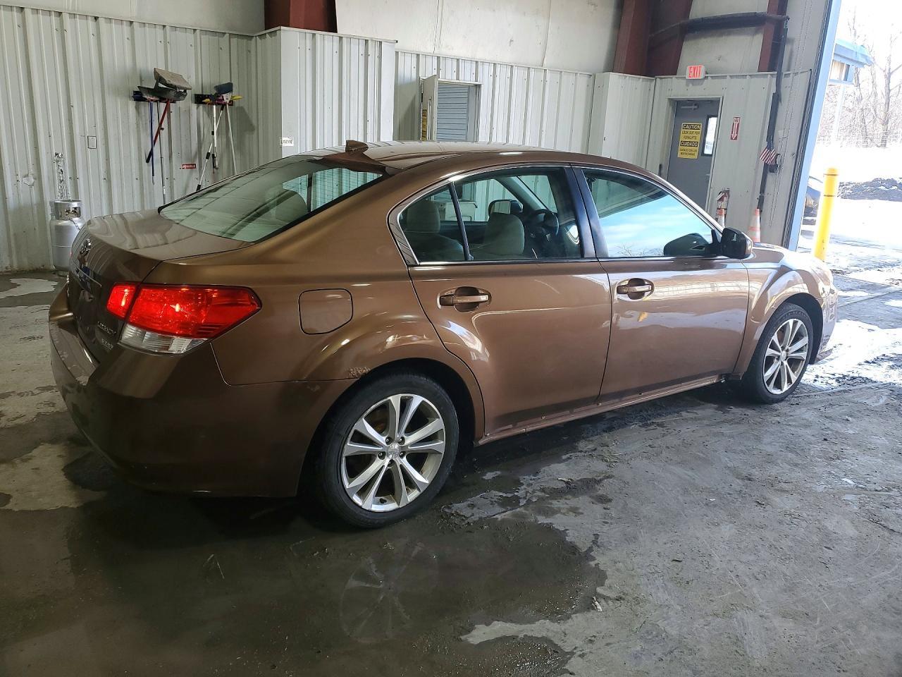2013 SUBARU Legacy