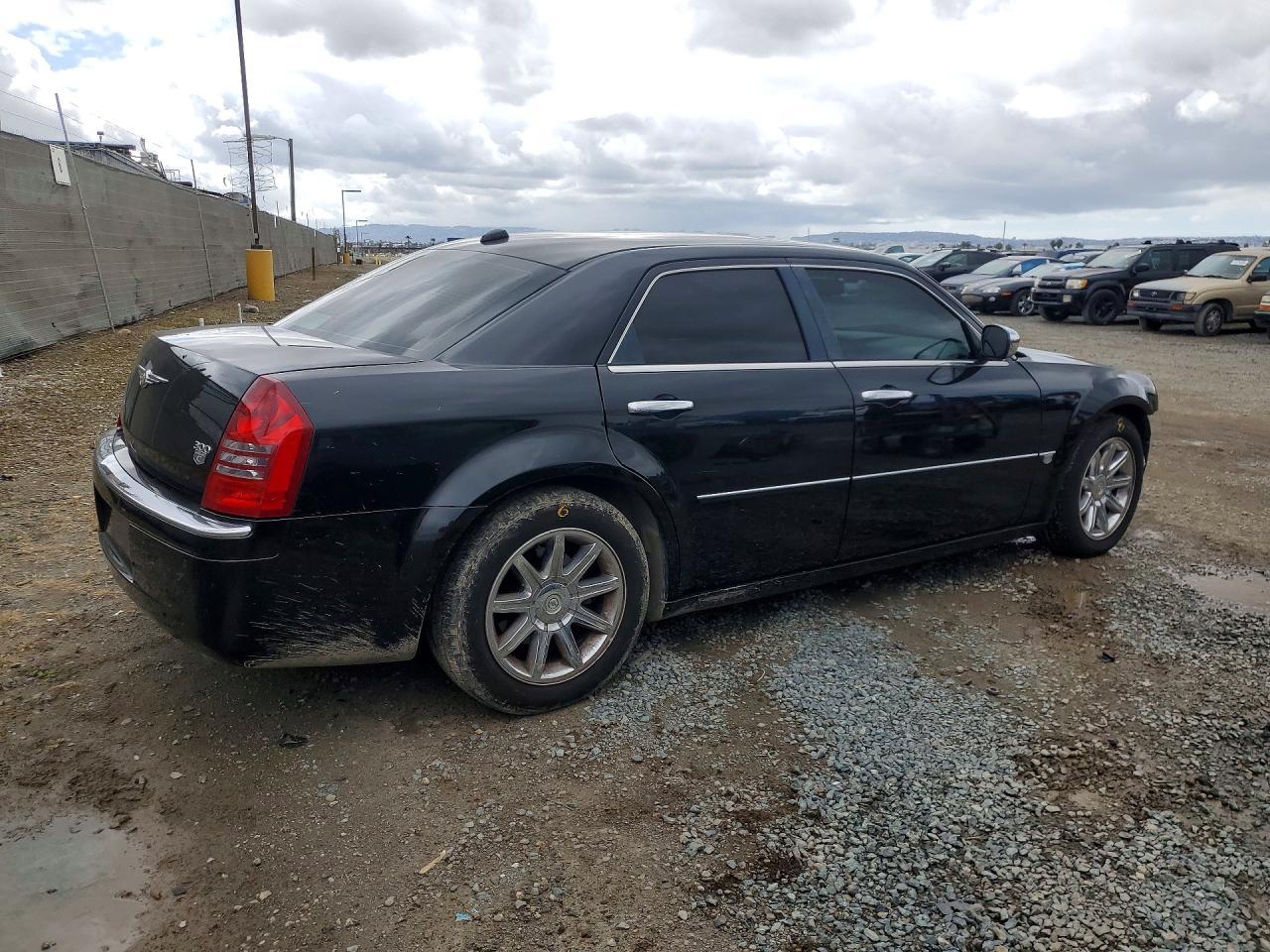2005 CHRYSLER 300