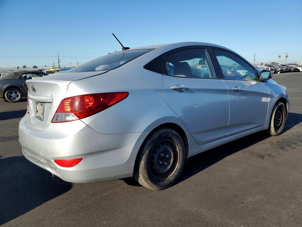 2012 HYUNDAI ACCENT