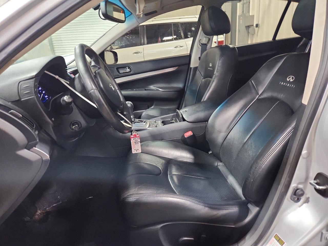 2011 INFINITI G37