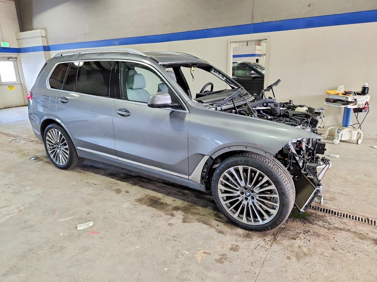 2025 BMW X7
