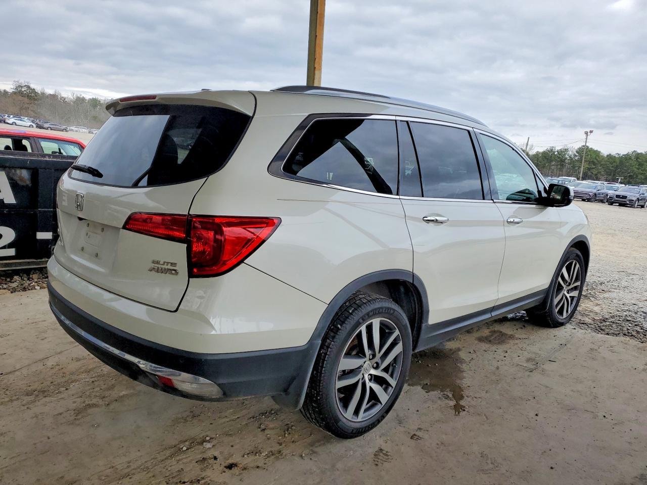 2017 HONDA PILOT