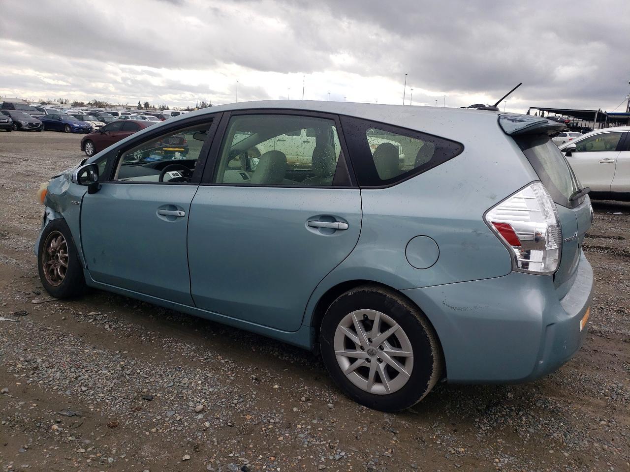 2013 TOYOTA PRIUS V