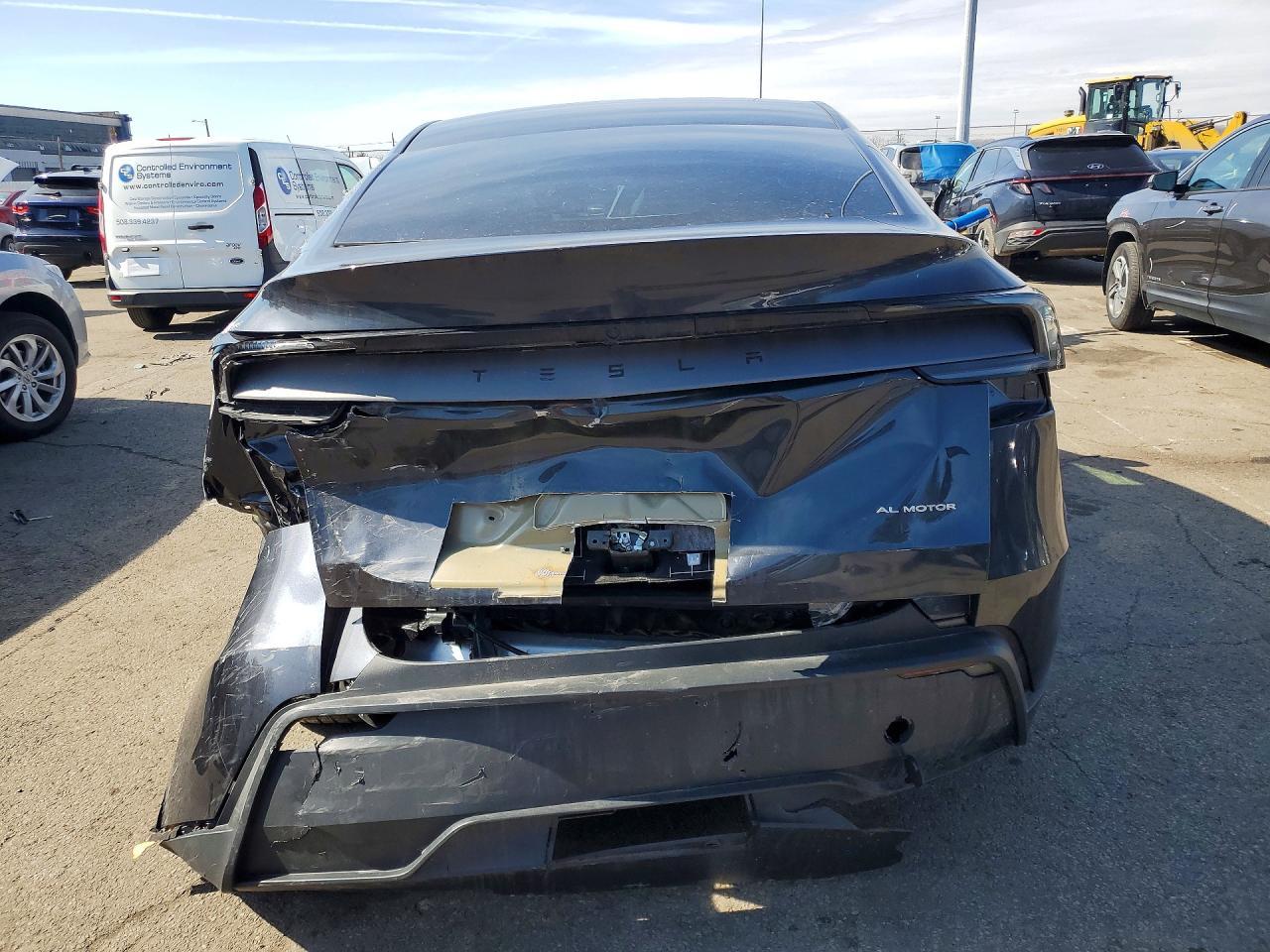 2026 TESLA MODEL Y