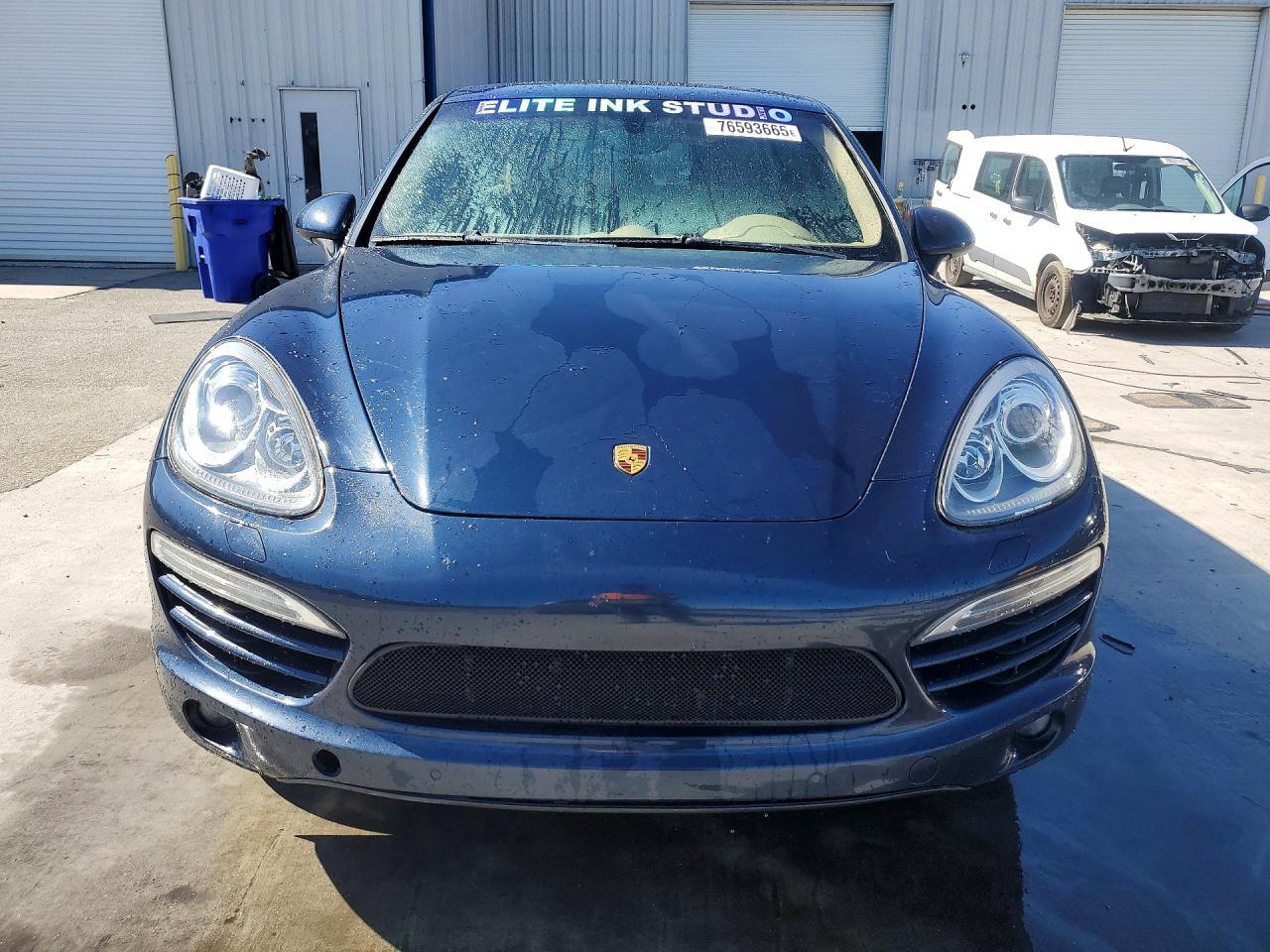 2013 PORSCHE CAYENNE