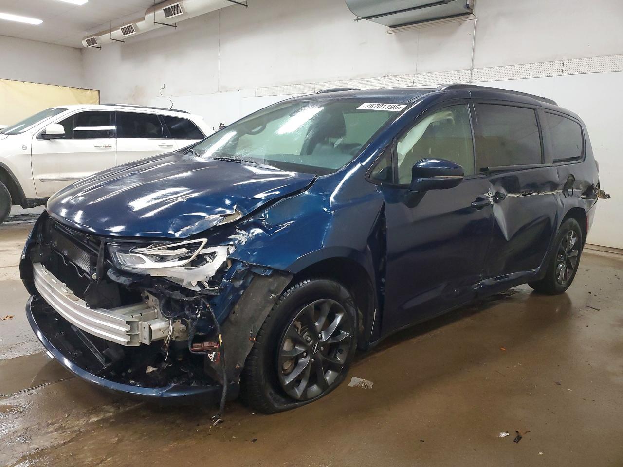 2021 CHRYSLER Pacifica