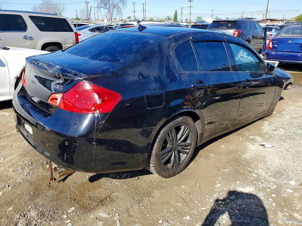2011 INFINITI G37