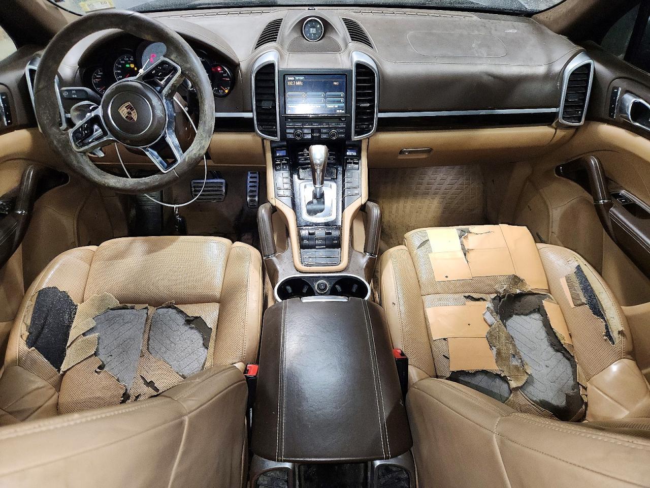 2016 PORSCHE CAYENNE