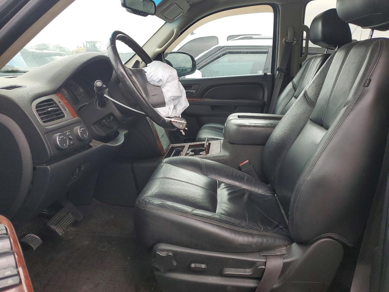 2011 CHEVROLET Tahoe