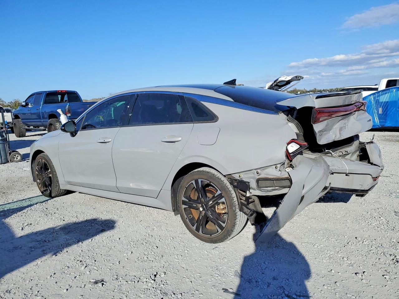 2022 KIA K5