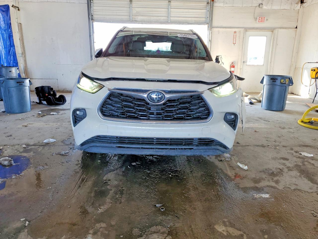 2020 TOYOTA HIGHLANDER