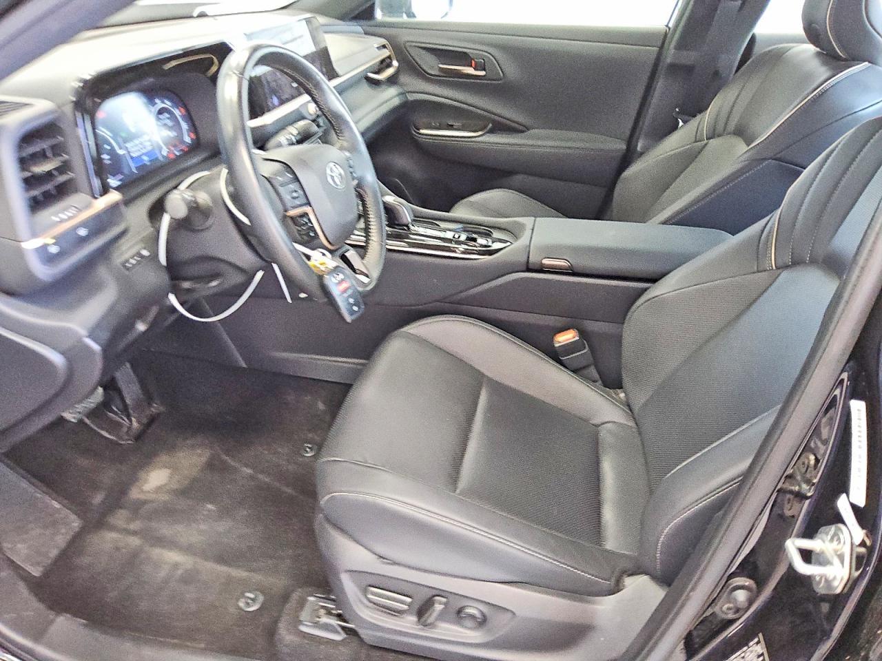 2025 TOYOTA Crown