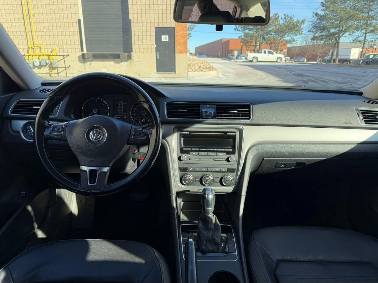 2014 VOLKSWAGEN Passat