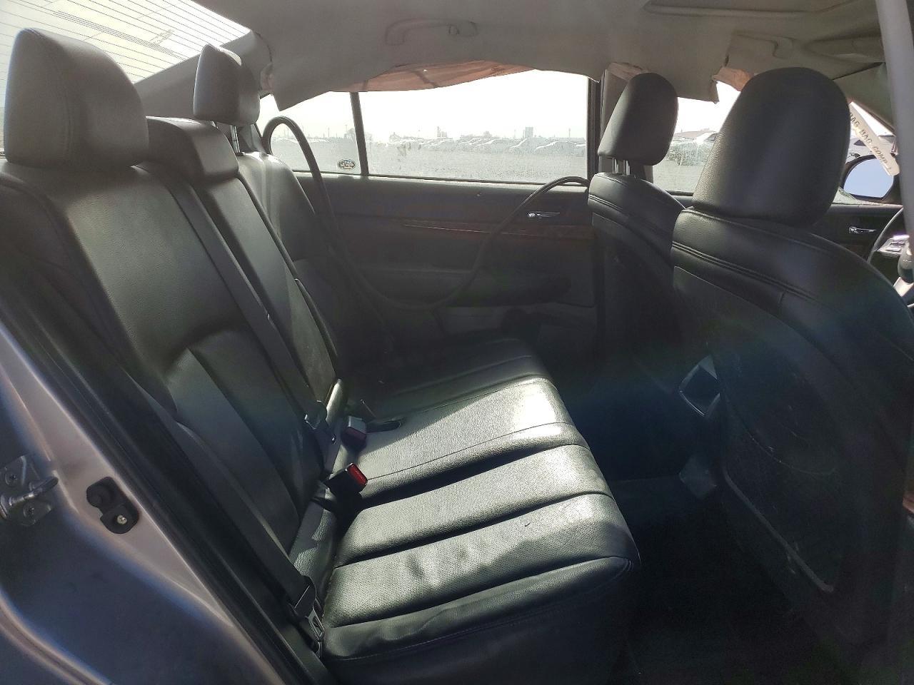 2010 SUBARU Legacy