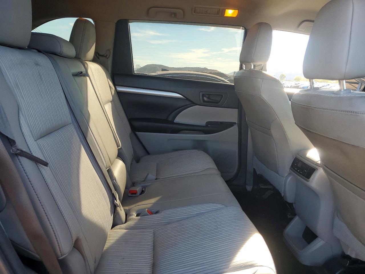 2015 TOYOTA HIGHLANDER