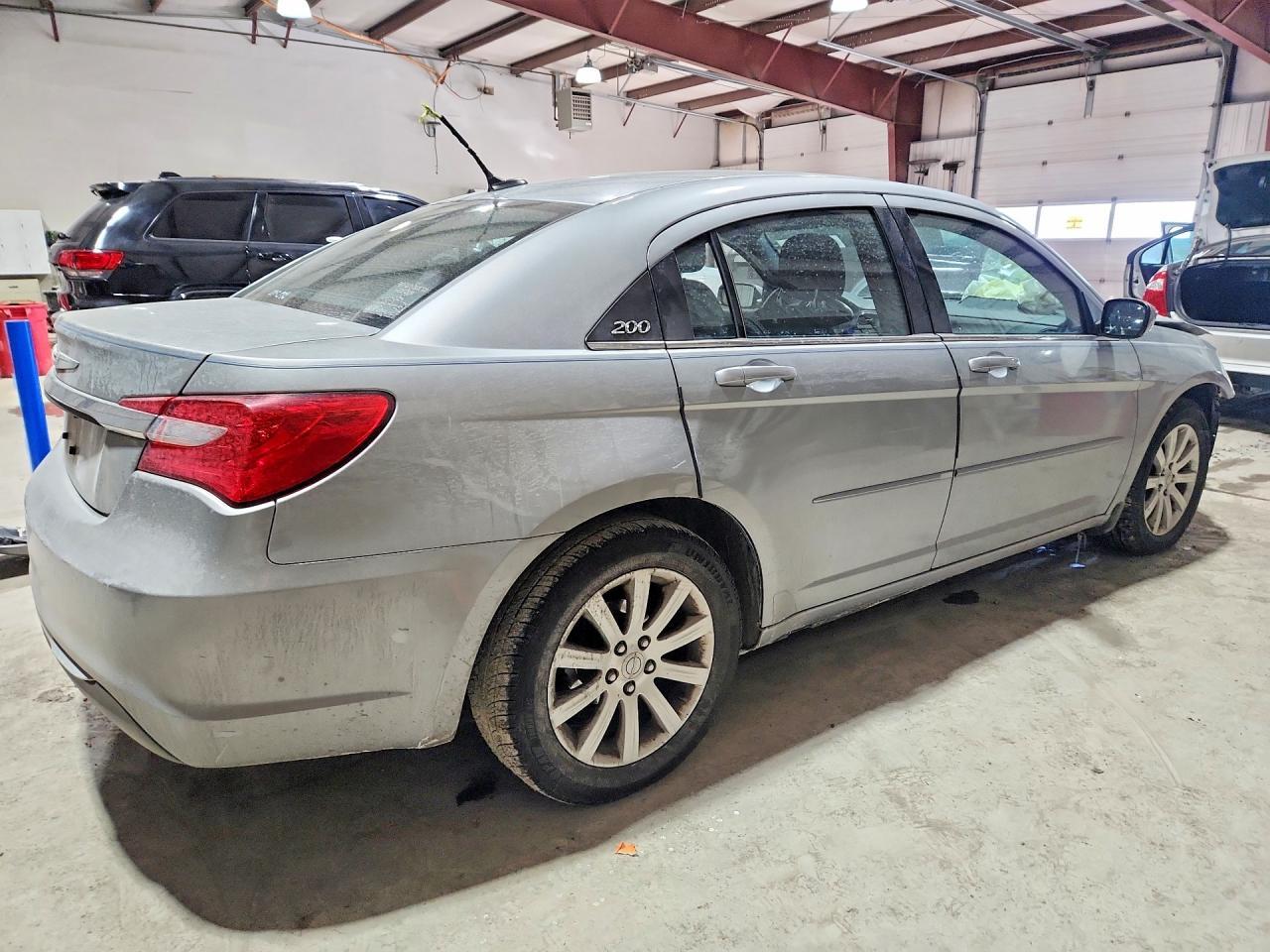 2013 CHRYSLER 200
