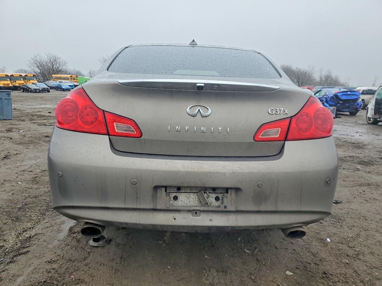 2013 INFINITI G37