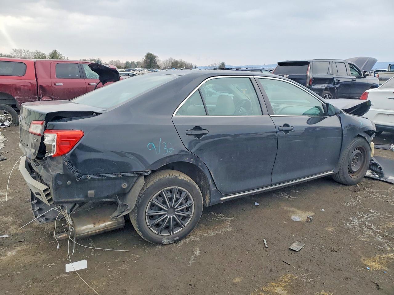 2013 TOYOTA CAMRY