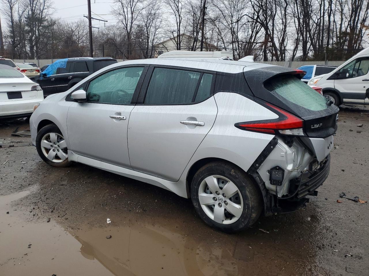 2022 NISSAN LEAF
