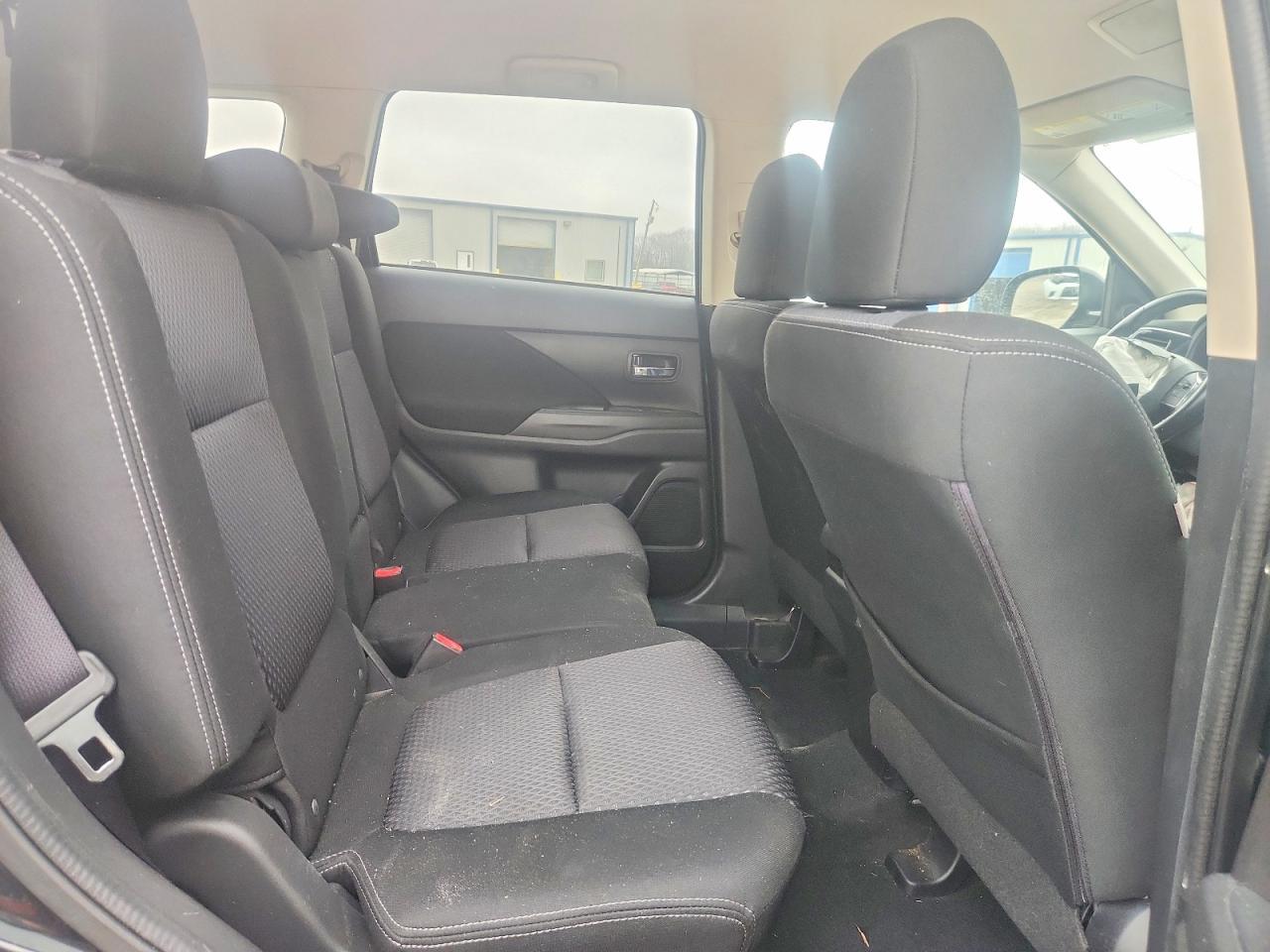 2016 MITSUBISHI outlander