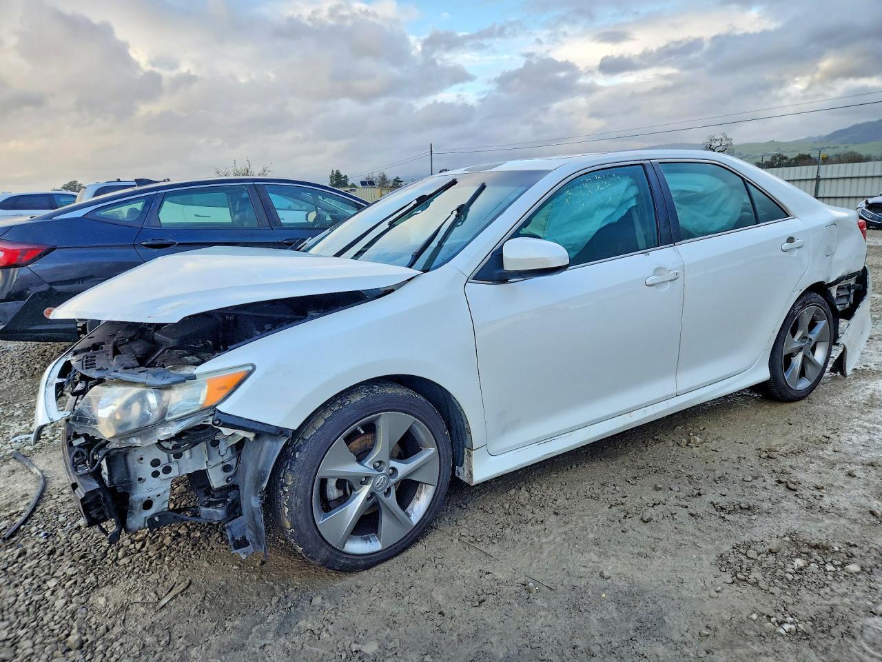2014 TOYOTA CAMRY