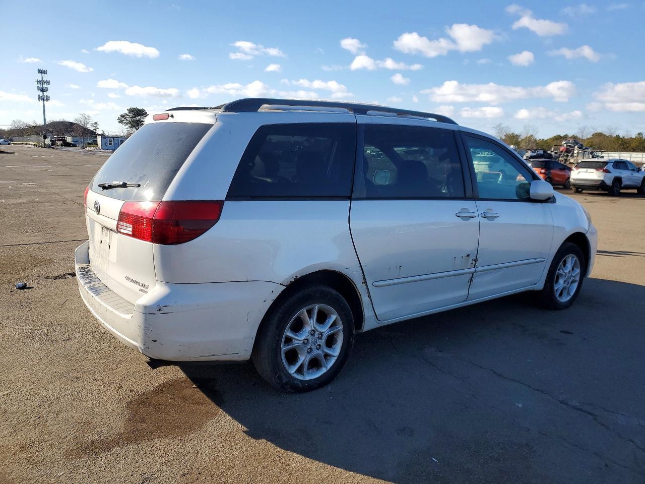 2005 TOYOTA SIENNA