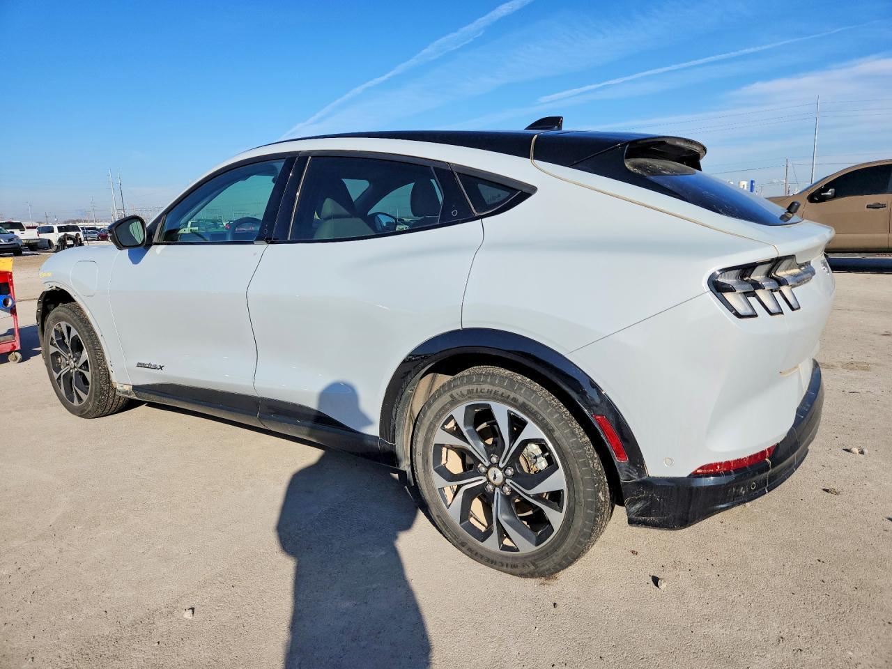 2022 FORD Mustang Mach-E
