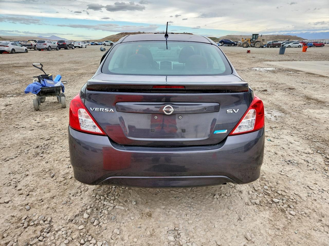 2015 NISSAN VERSA