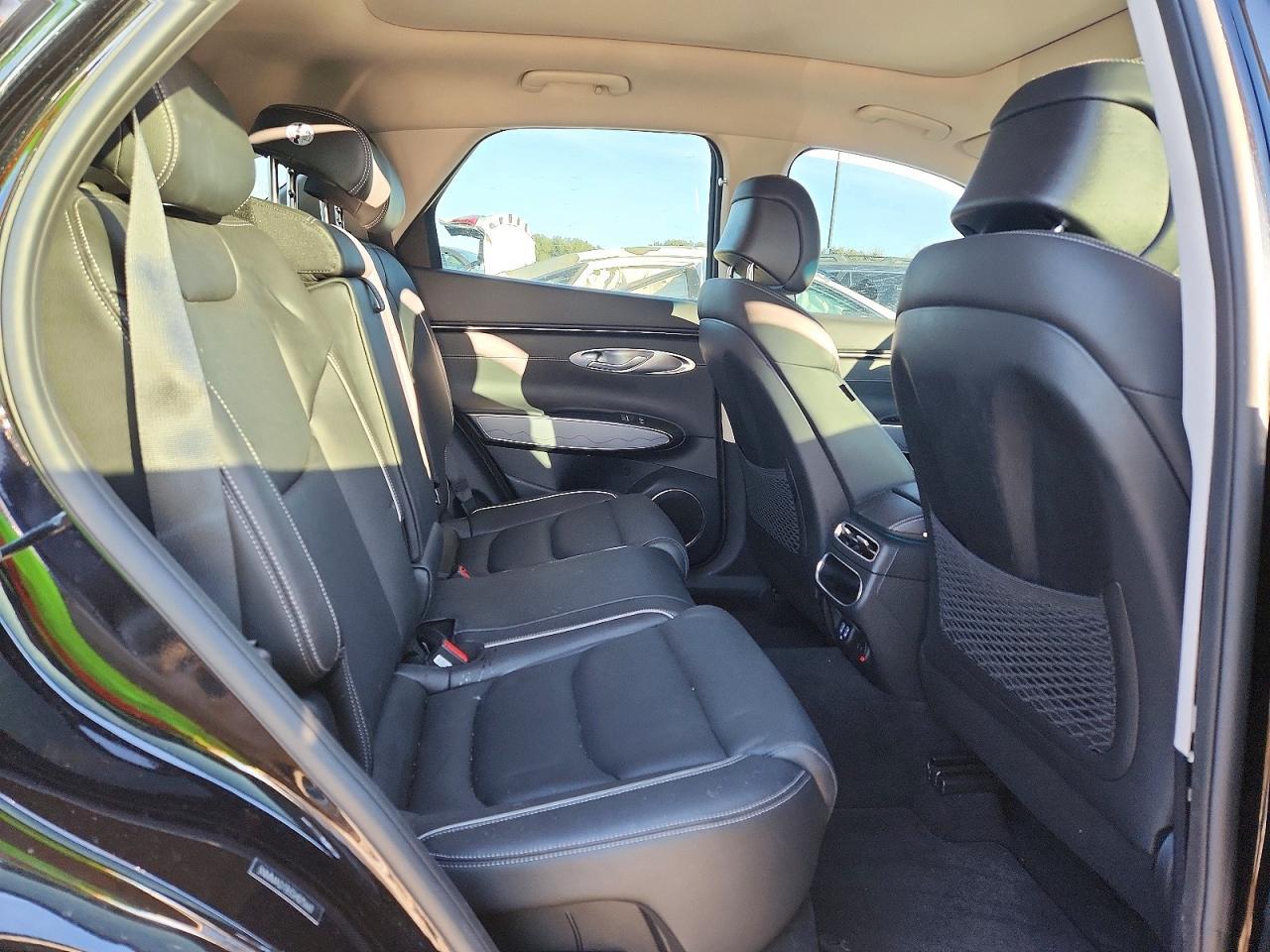 2025 GENESIS GV70