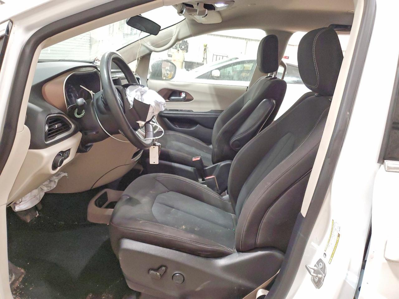 2022 CHRYSLER Voyager