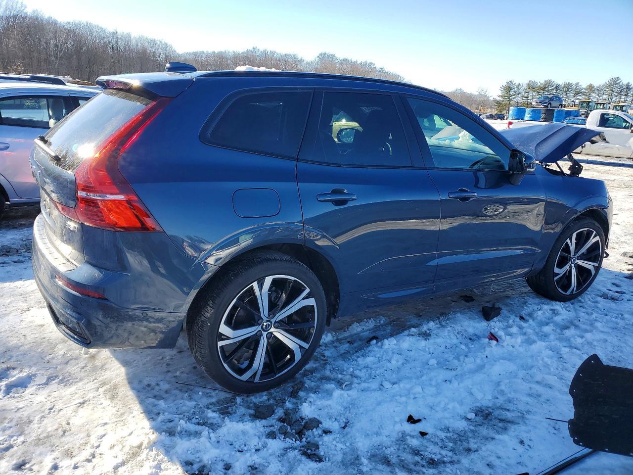 2023 VOLVO XC60