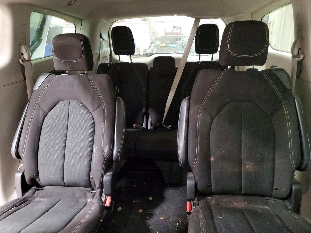 2022 CHRYSLER Voyager