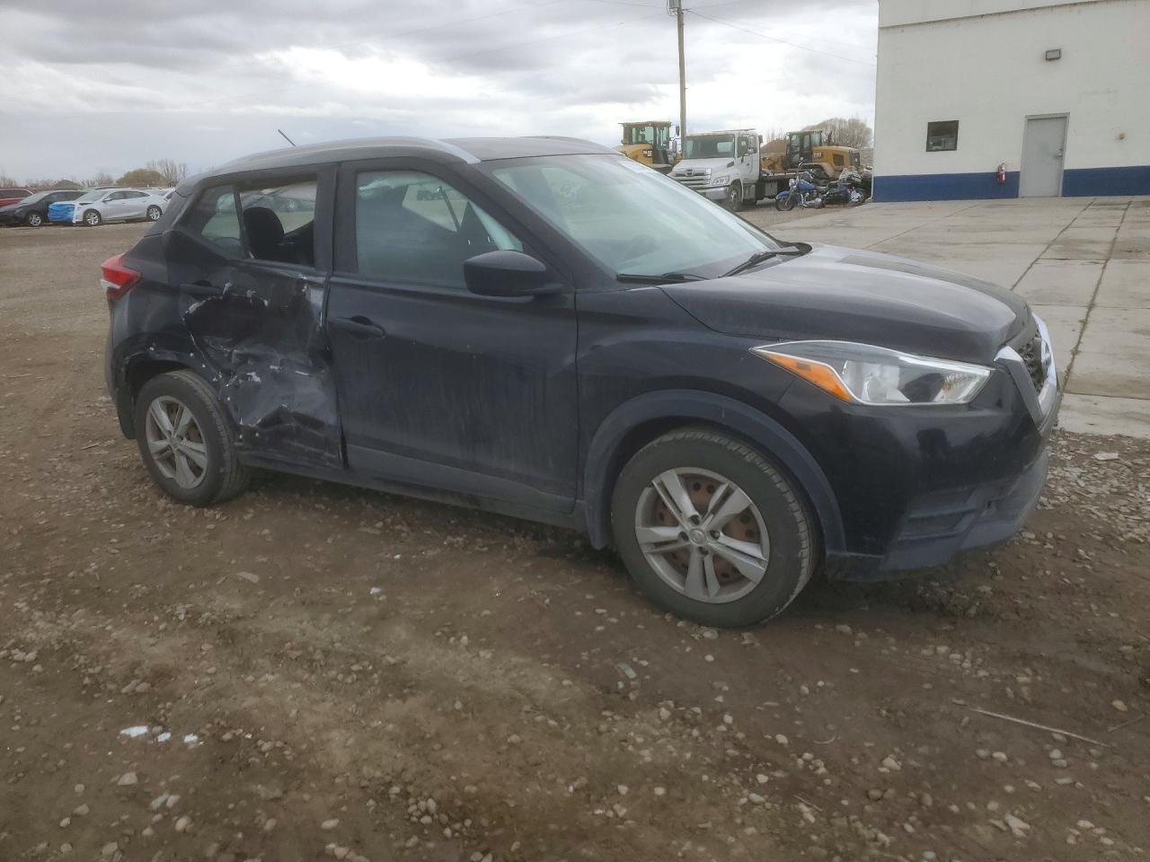 2018 NISSAN KICKS